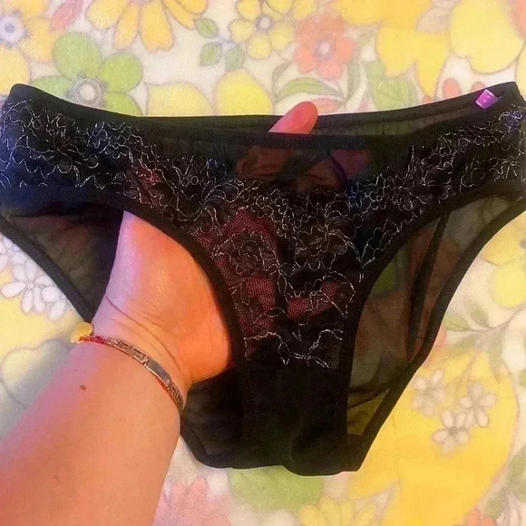 Black&Silver sexy set front clasp,  back laced butterfly 🦋 Very Sexy ⭐️🍑⭐️ - Picture 7 of 7